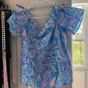 Lilly Pulitzer off the shoulder top. Size XS, but LP runs a little big.